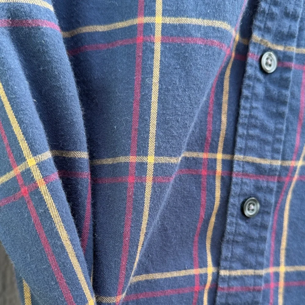 Banana Republic Untucked Fit Navy Plaid Button Down Shirt